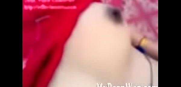  (MyPornWap.com) pakistani-girl-jiya-showing-tits-and-blowing-kisses-to-boyfriend-mms